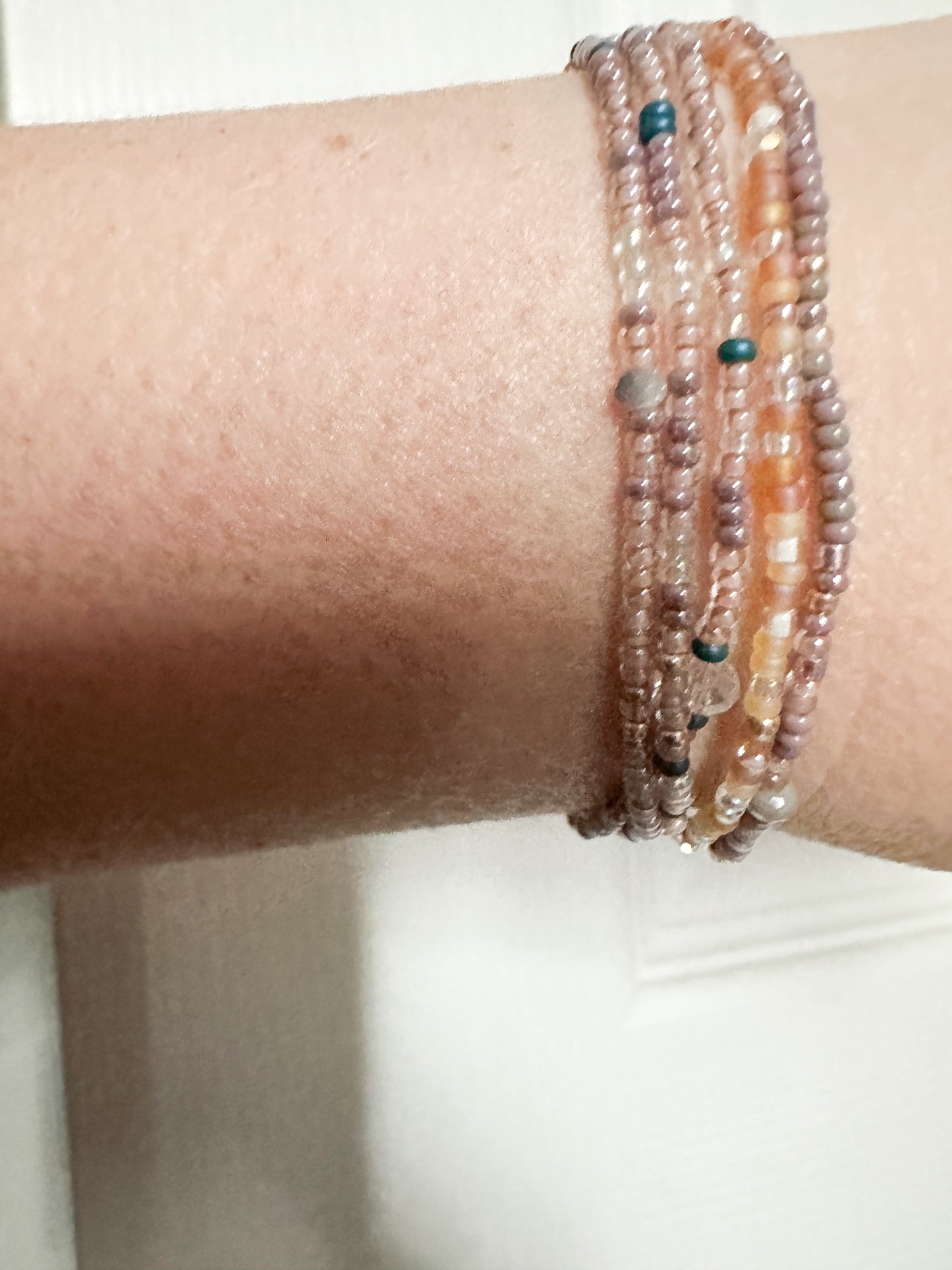 Summer sunset confetti bracelet, 1 individual strand