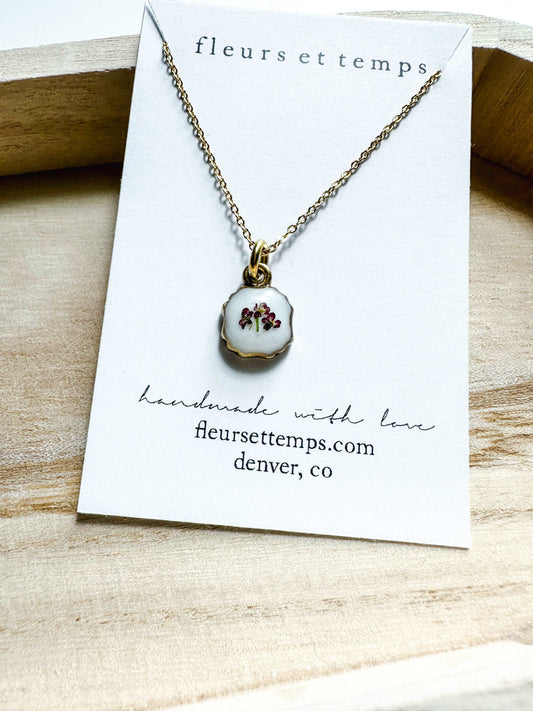 Diana Square Necklace chocolate queen anne's lace