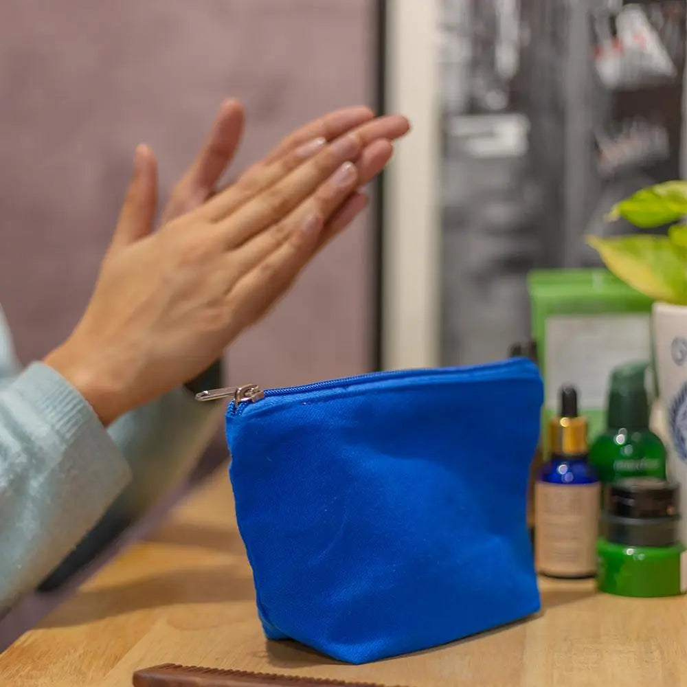 Everyday Slim Pouch Light Blue