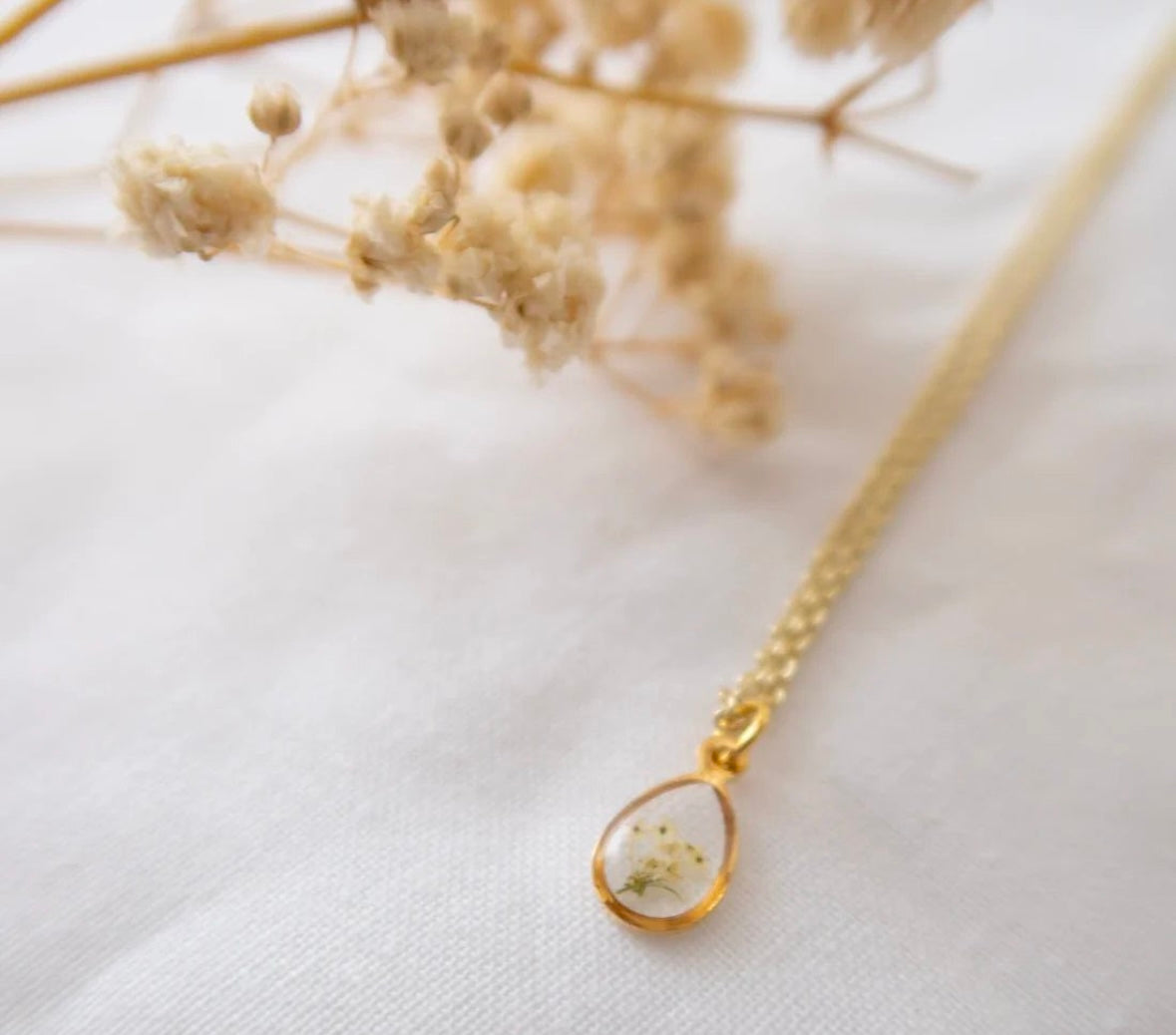 Rain drop Queen Anne’s lace necklace