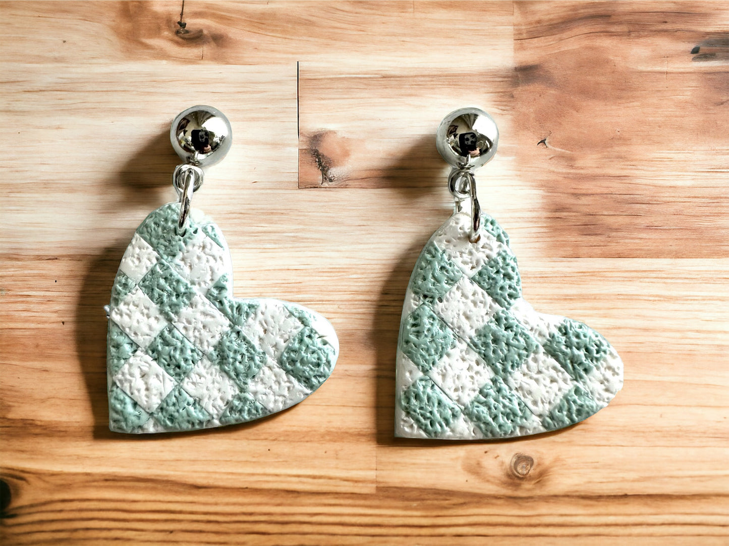 Checkered hearts- Mint and white