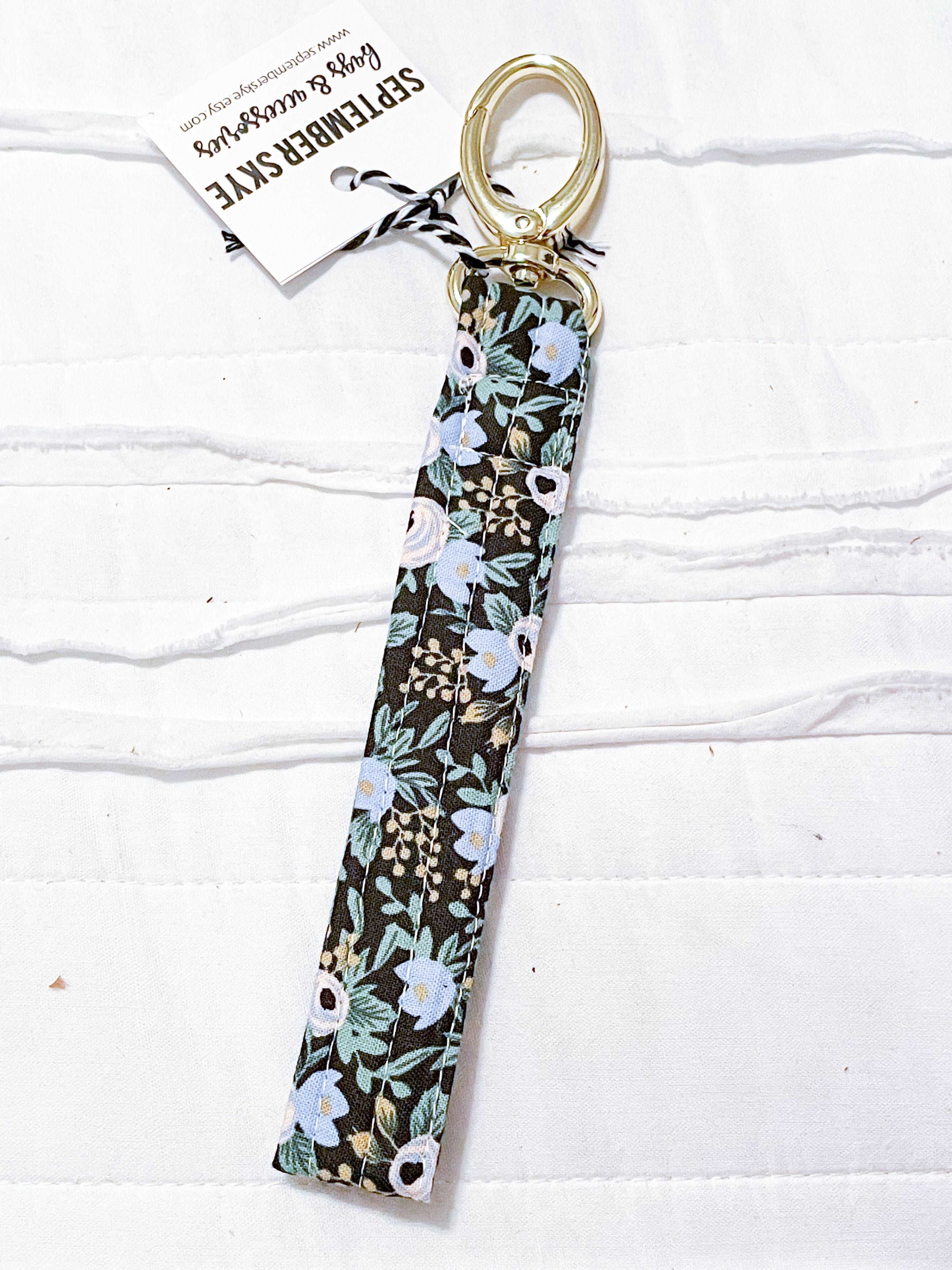 Fabric key fob in black rosa floral